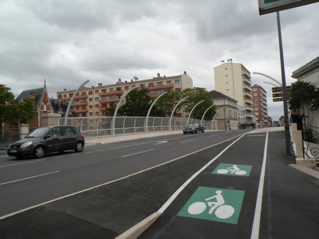  pont sur la voie ferrée